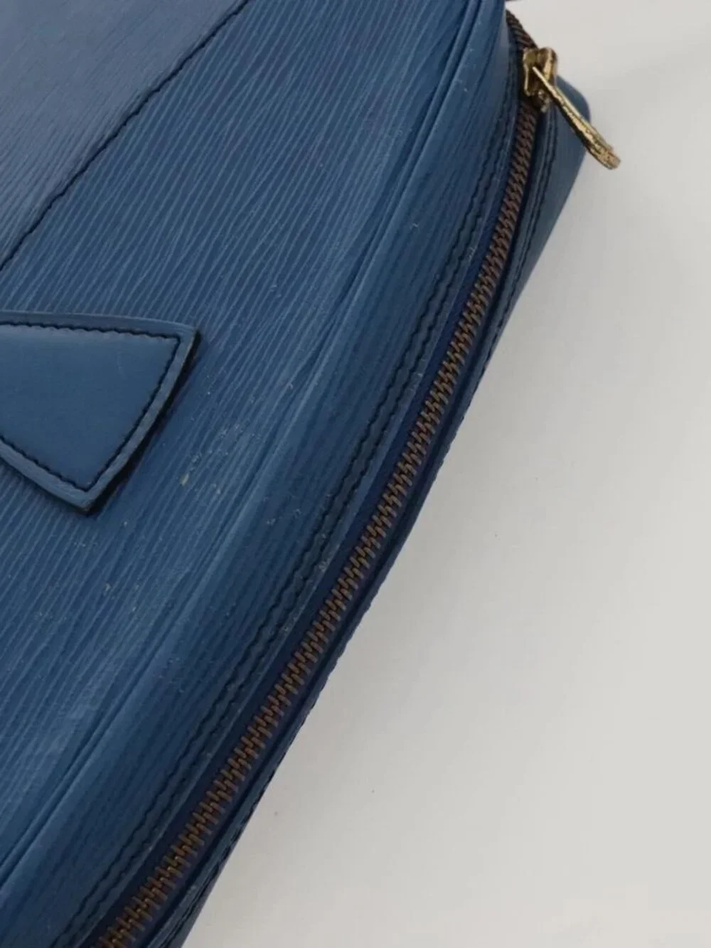 LOUIS VUITTON Epi June Feuille Shoulder Bag Blue M52155 LV Auth KD477